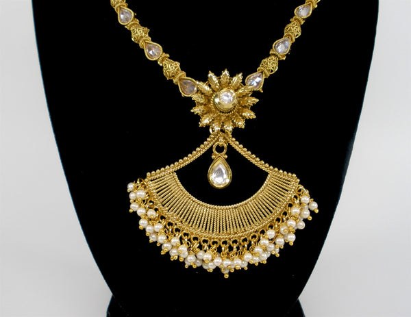 antique necklace set with fan shaped pendant