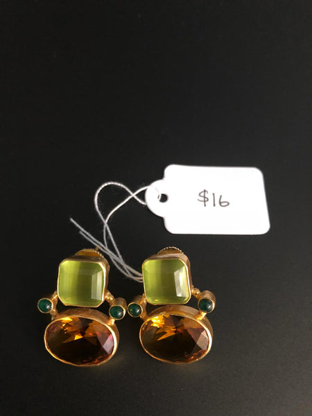 Trendy stone earrings
