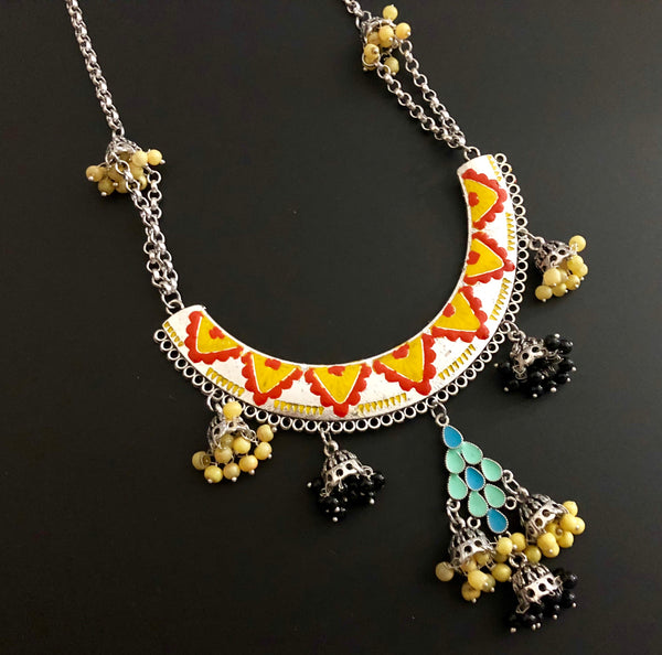ethnic neckpiece in multi colors