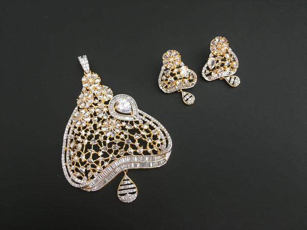 grand zircon pendant set